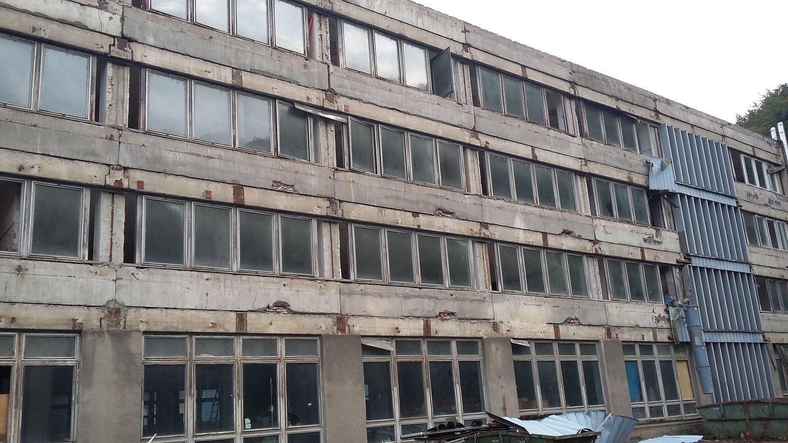 DIConsulting – administratívna budova č.258 – Pov.Bystrica -rekonštrukcia fasády shot 6