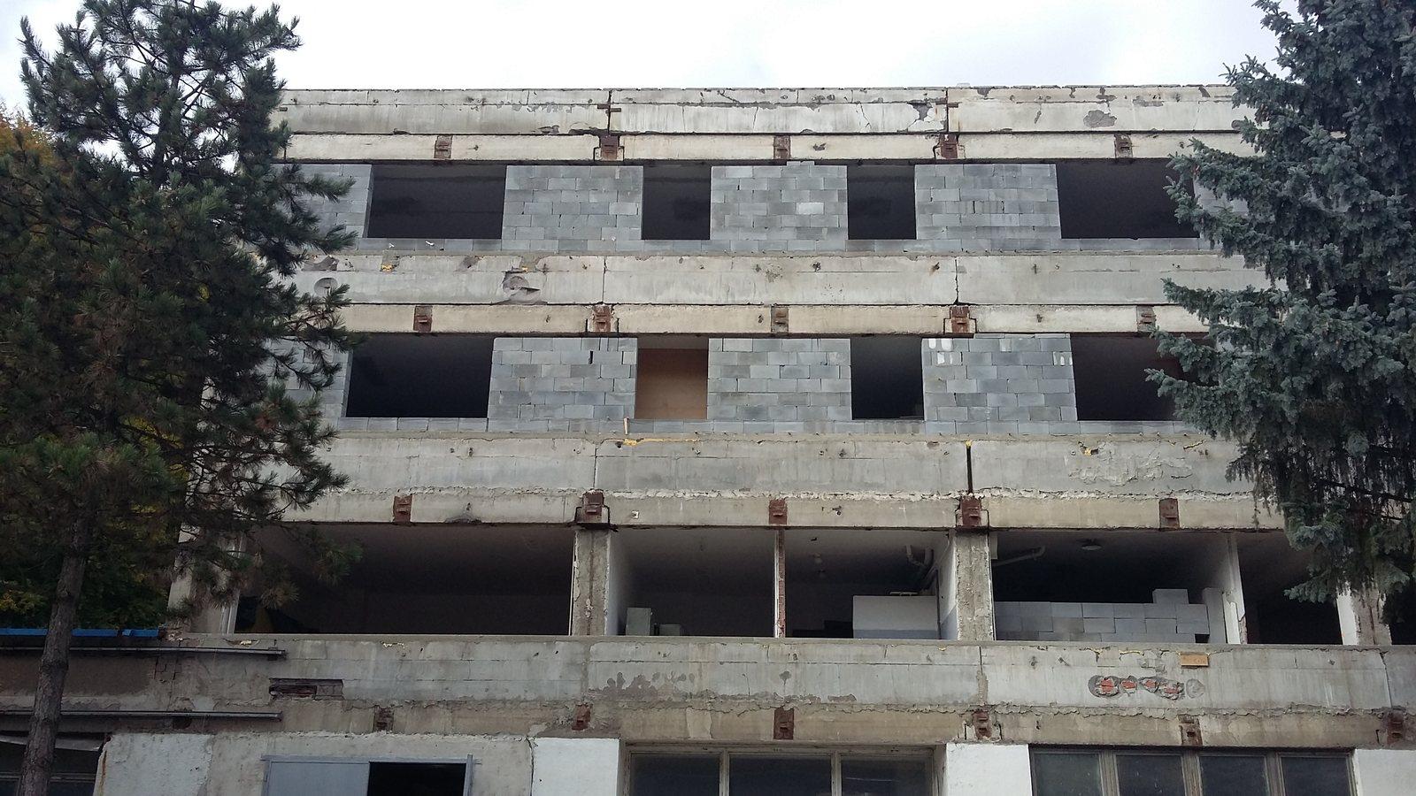 DIConsulting – administratívna budova č.258 – Pov.Bystrica -rekonštrukcia fasády shot 5