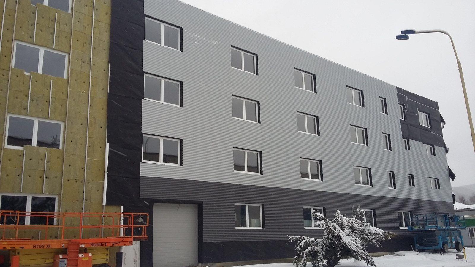 DIConsulting – administratívna budova č.258 – Pov.Bystrica -rekonštrukcia fasády shot 3