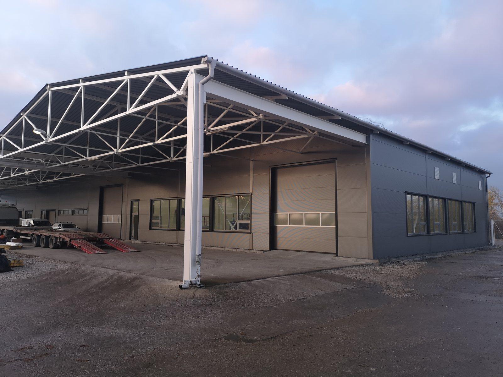 Trilaug – Moreau agri – Madunice – montáž obvodového opláštenia shot 2